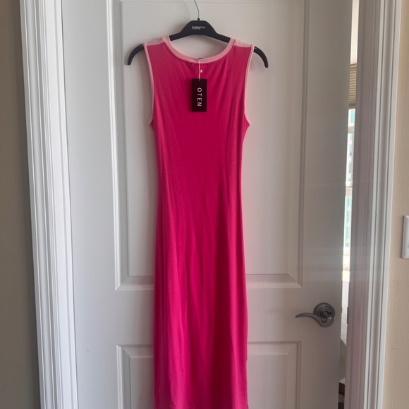 NWT oten Women's Casual Sleeveless Cutout Twist Front Side Slit Ribbed Knit Part - Picture 3 of 4